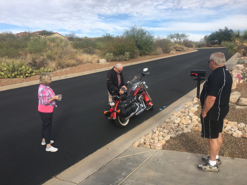 2017/12(December)/Tucson-Visit-with-Jim-Janeen/1024x768_2017-12-11 09-42-00-Jim-Janeen-Moose-Harley.JPG